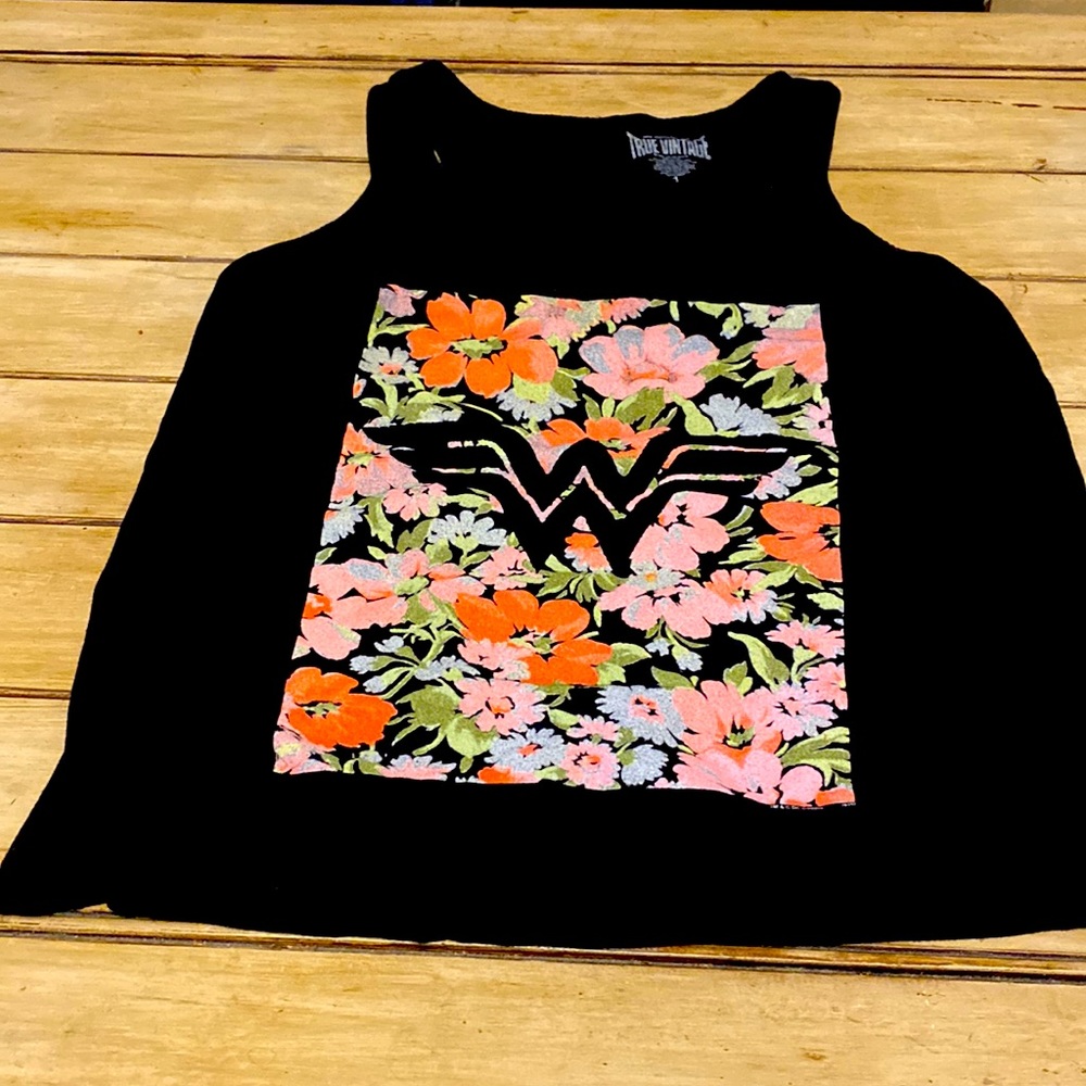 Torrid Black tank top. Wonder Woman floral logo. Size 1.